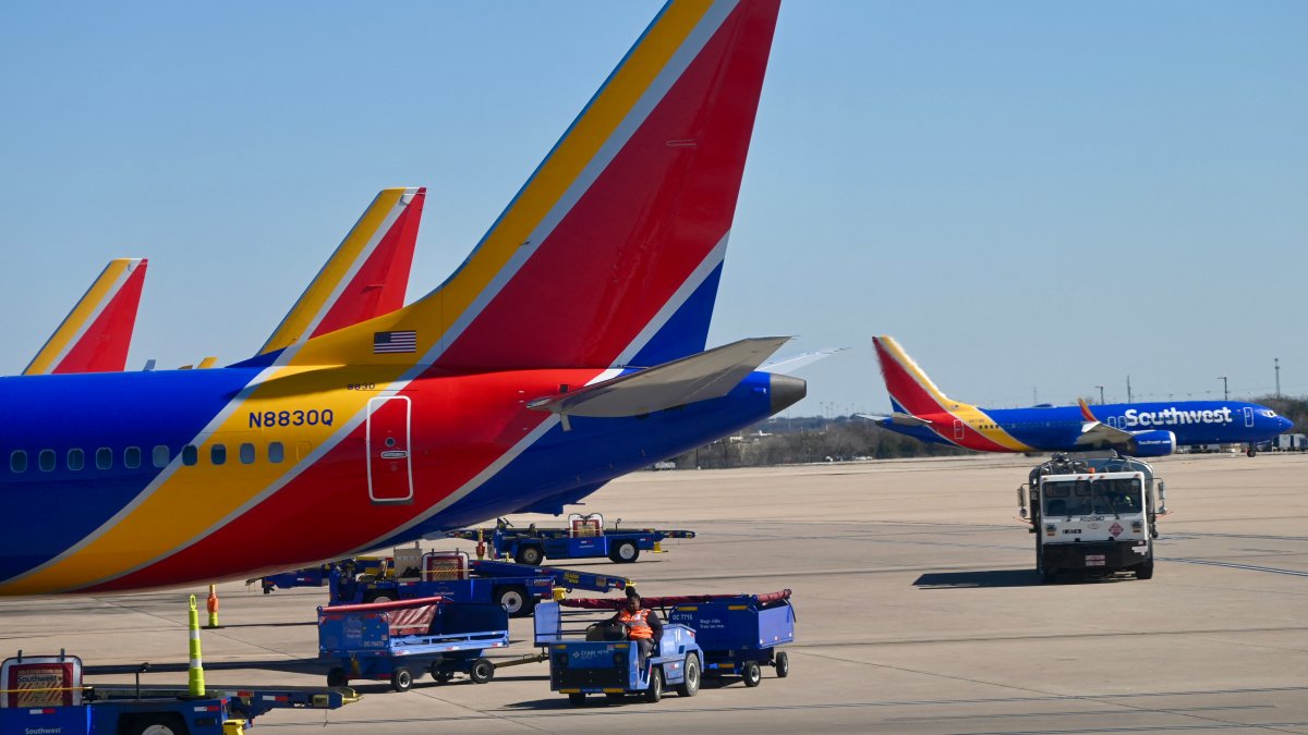A Southwest Passenger Plane and a FedEx Cargo Plane Narrowly Avoided Collision at Austin Airport