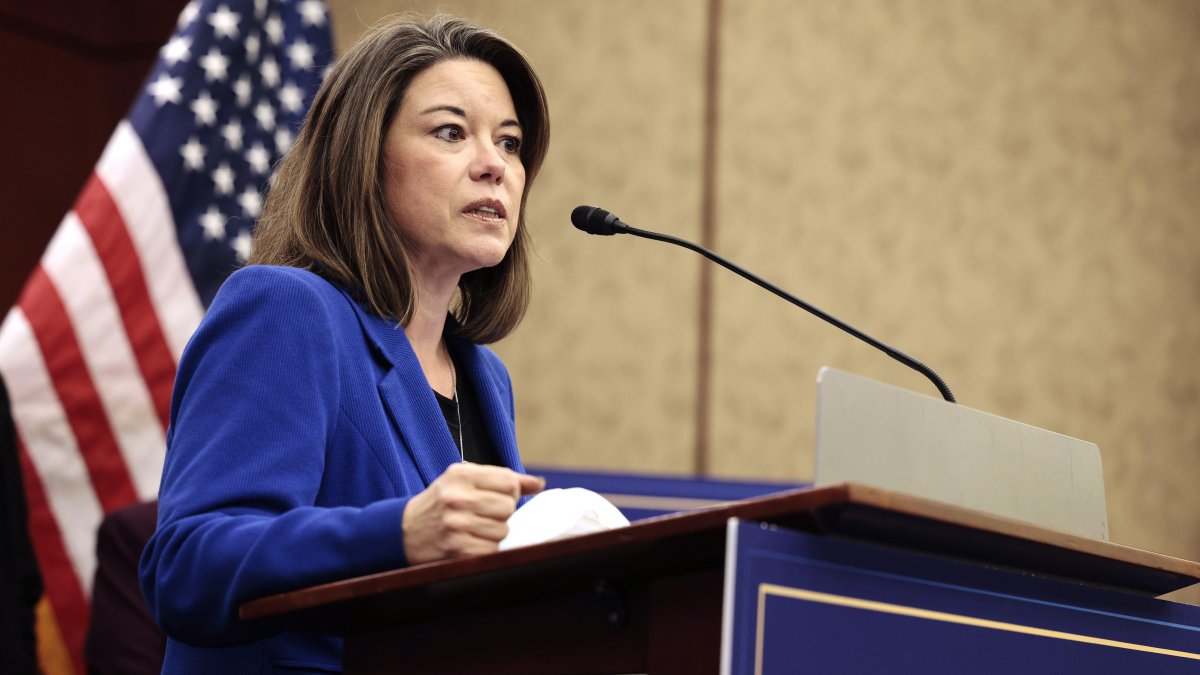 Democratic Rep. Angie Craig Assaulted at DC Apartment Building – NBC 5 Dallas-Fort Worth - Vimarsana News