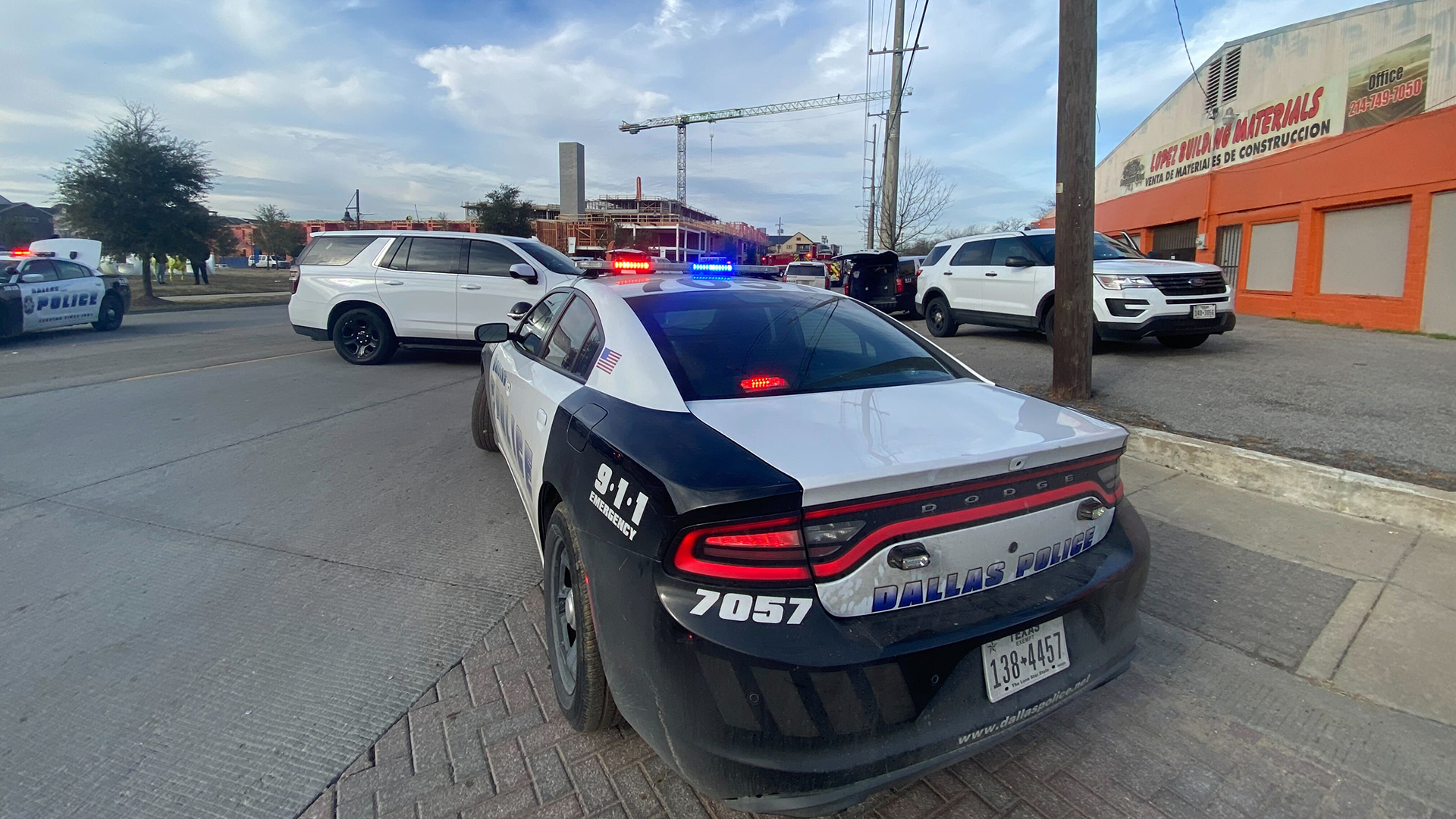 Man in Police Custody After Climbing Dallas Crane NBC 5 DallasFort Worth