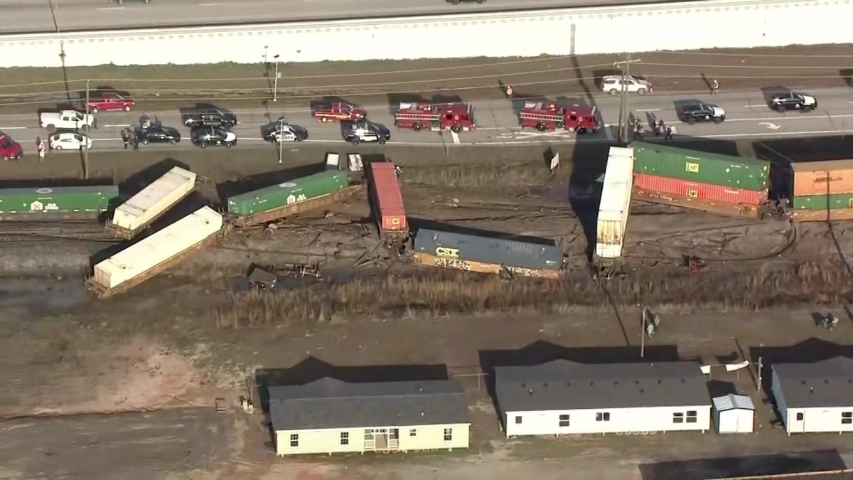 Driver Crashes Into Freight Train Near Houston Dies Nbc 5 Dallas Fort Worth 