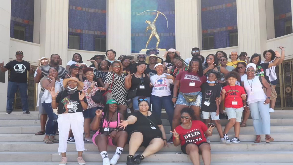 Bus Tour Teaches Texas Black History and Cuisine Culture – NBC 5 Dallas-Fort Worth - Vimarsana News