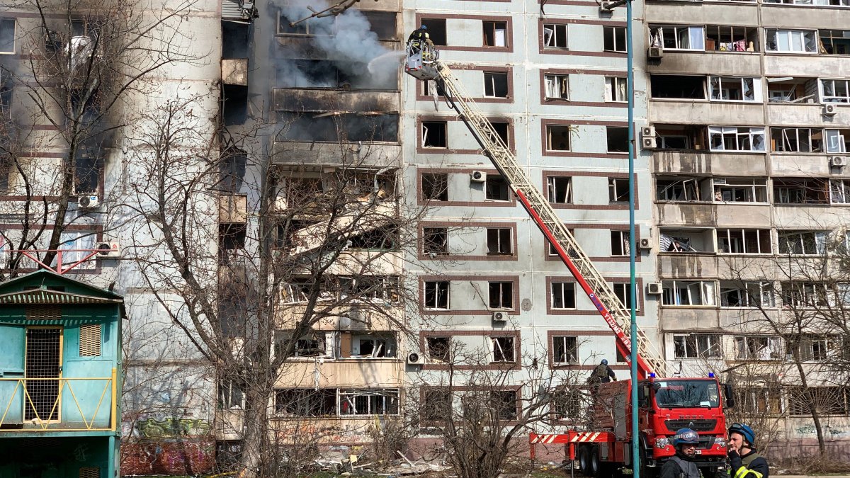 Ukraine War Live Updates: Russian Strikes Overnight Kill Civilians; Estonia Calls China Peace Plan 'Extremely Unfair' – NBC 5 Dallas-Fort Worth - Vimarsana News