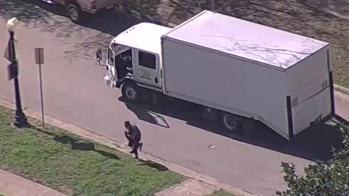 Driver Leads Police on a Chase in a Stolen Box Truck – NBC 5 Dallas ...