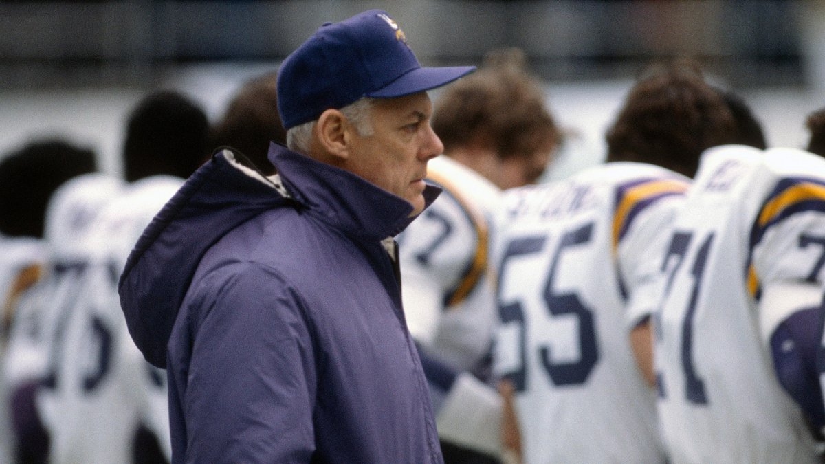 Bud Grant, Hall of Fame coach of powerful Minnesota Vikings teams