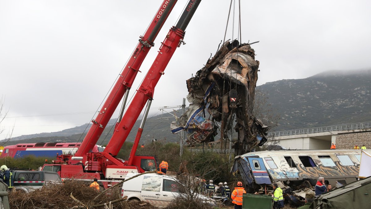 Greece Train Crash: Workers Strike, Citing Dangerous Rail System – NBC 5 Dallas-Fort Worth - Vimarsana News