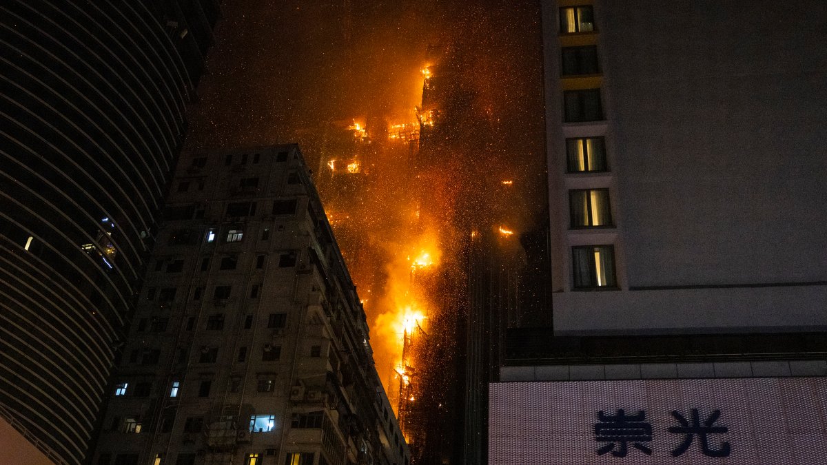 Massive Hong Kong Blaze Consumes Skyscraper in Shopping District