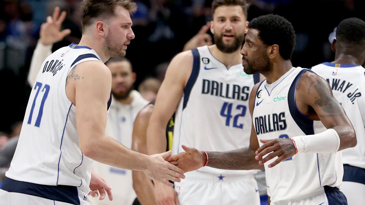 Kyrie Irving Helps Dallas Mavericks Push Past Utah Jazz