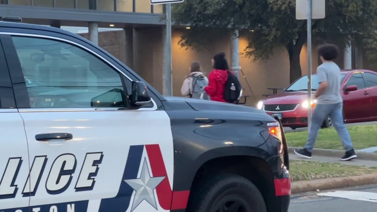 Arlington Lamar Students Return to Campus After Fatal Shooting – NBC 5 ...