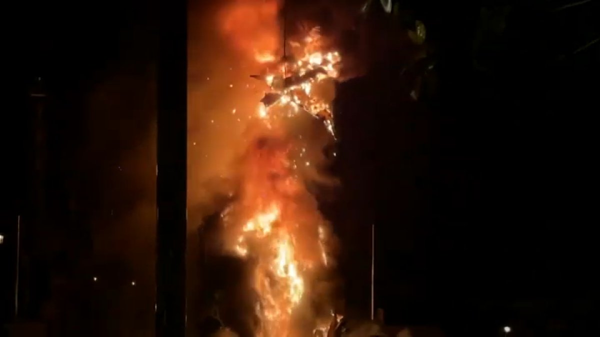 Giant Dragon Catches Fire During 'Fantasmic!' Show at Disneyland – NBC 5 Dallas-Fort Worth - Vimarsana News