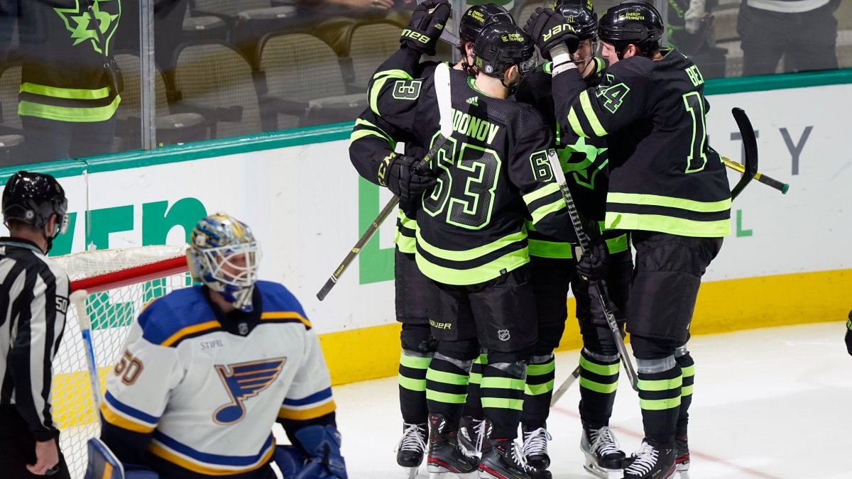 Stars edge Blues 2-1 in the teams' season opener