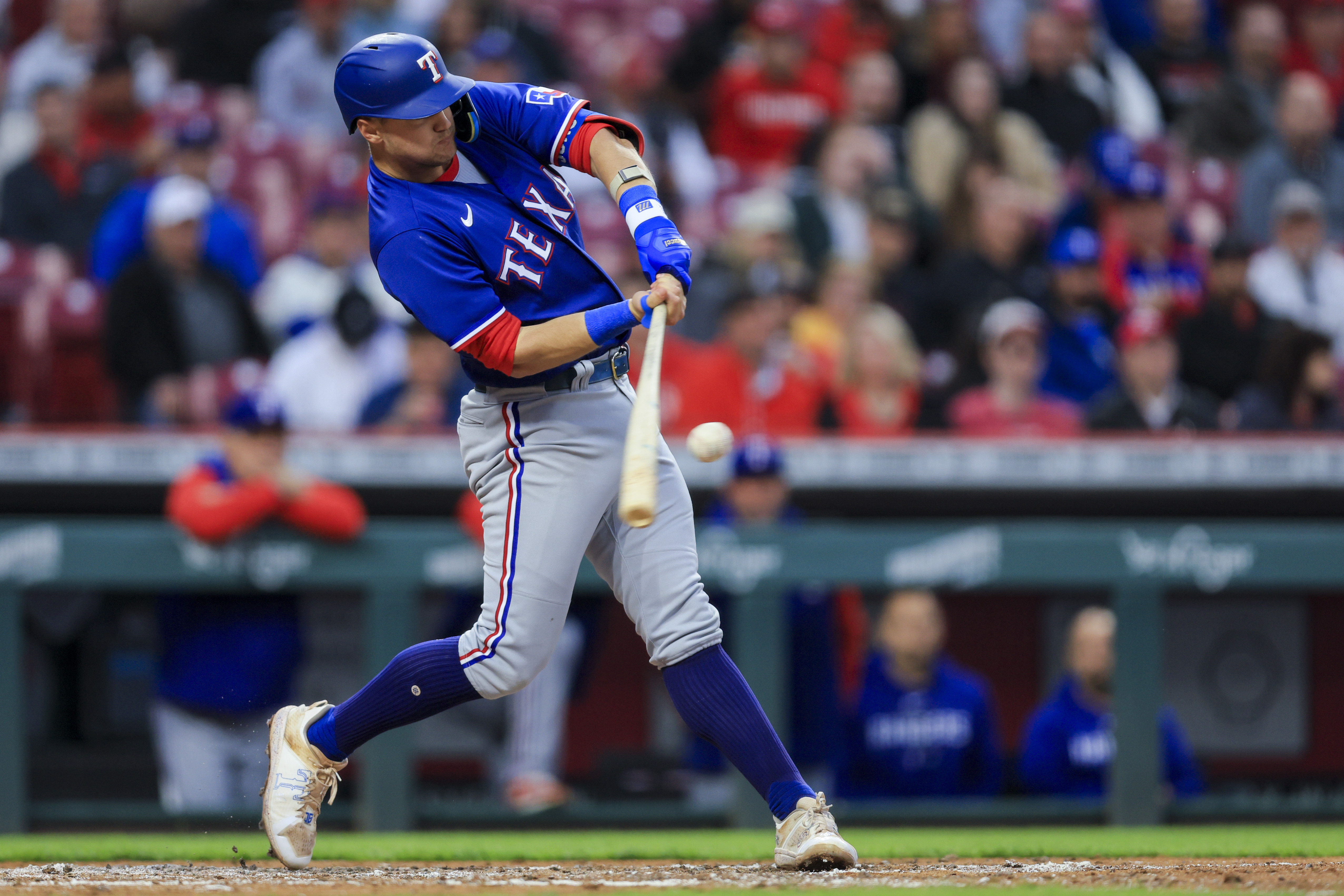 Josh Jung contributes to eighth-inning rally by Rangers that