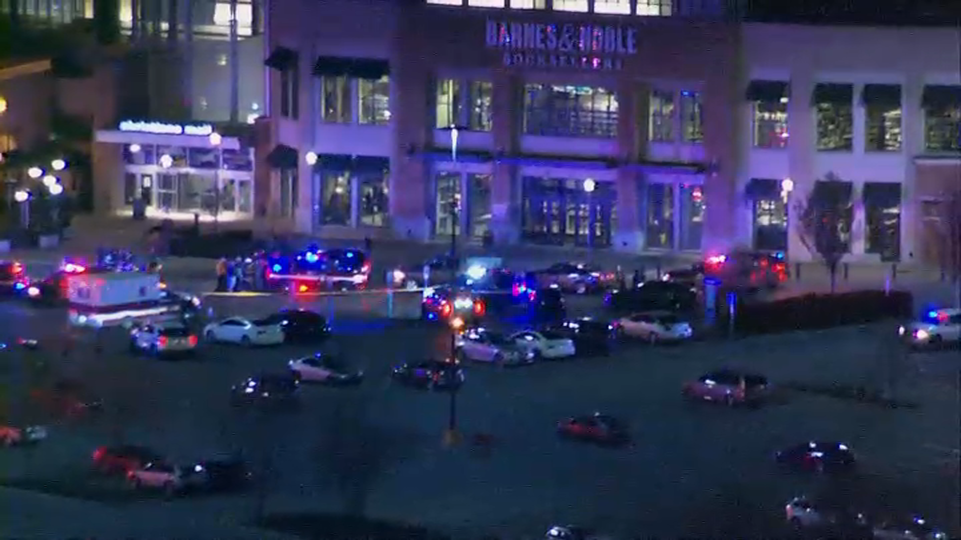 3 Shot, 5 Injured in Shooting at Delaware's Christiana Mall