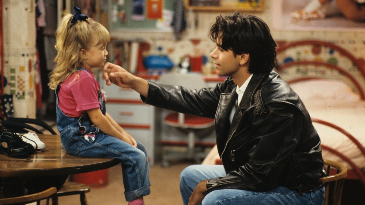 John Stamos Recalls Getting the Olsen Twins Fired From 'Full House' – NBC 5 Dallas-Fort Worth - Vimarsana News