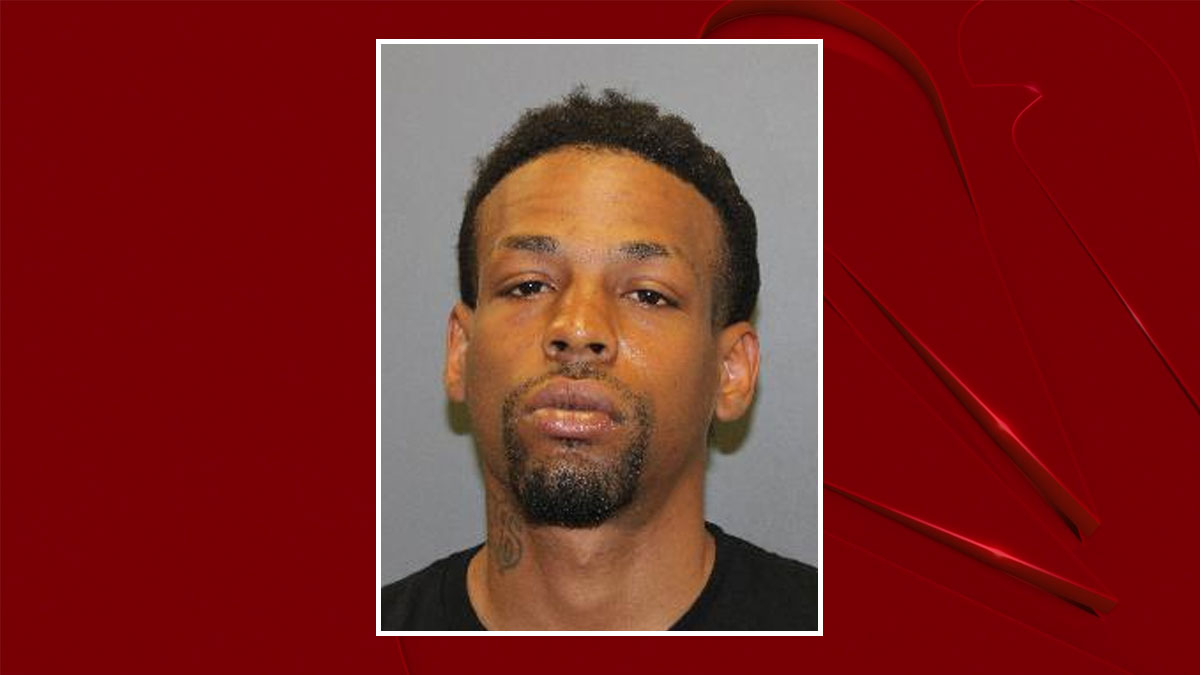 Darontay Dashiled, 31, booking photo.