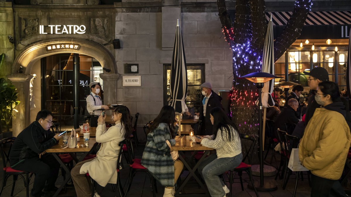 Consumers in China Are Dining at Nicer Restaurants — Even If It Costs $500 a Person - Vimarsana News