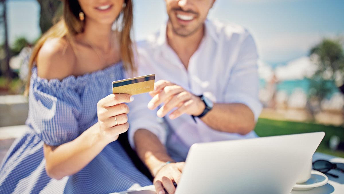 Lower-Income Americans Pay for Wealthy's Credit Card Rewards – NBC 5 Dallas-Fort Worth - Vimarsana News