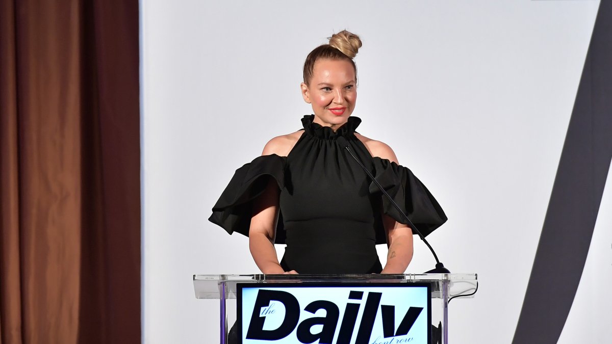 Sia Shares She's on the Autism Spectrum – NBC 5 Dallas-Fort Worth - Vimarsana News