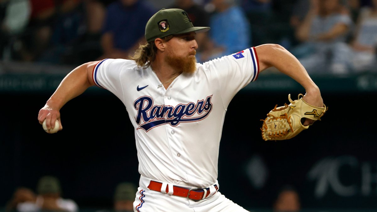 Rangers' offense explodes in 11-5 victory over Rockies