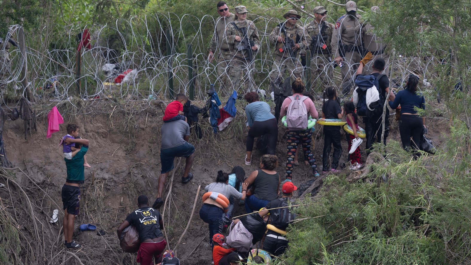 Forces Rio Grande A First-Hand Account of Border Crisis Along the Texas’ Rio Grande – NBC ...