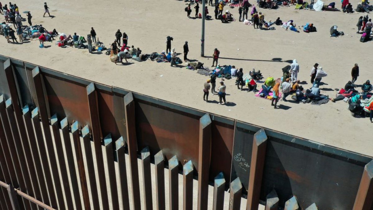 El Paso Pastors Help Migrants Along Texas-Mexico Border – NBC 5 Dallas-Fort Worth - Vimarsana News
