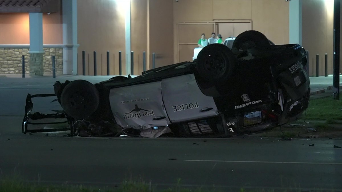 Fort Worth Police Suv Rolls In Overnight Collision Nbc 5 Dallas Fort Worth 9330