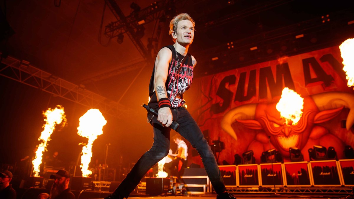 Sum 41 Breaking Up After 27 Years and Final Album Together – NBC 5 Dallas-Fort Worth - Vimarsana News