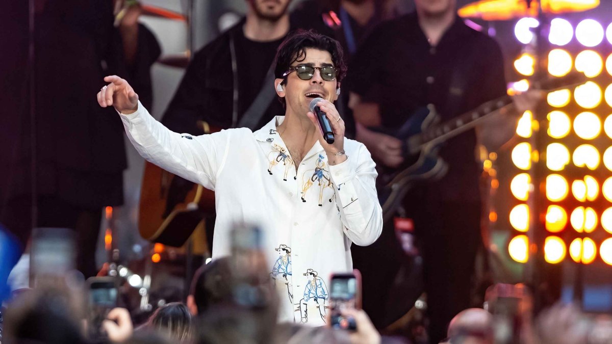 Joe Jonas Says He and Taylor Swift Are 'Cool' 14 years After Breakup – NBC 5 Dallas-Fort Worth - Vimarsana News