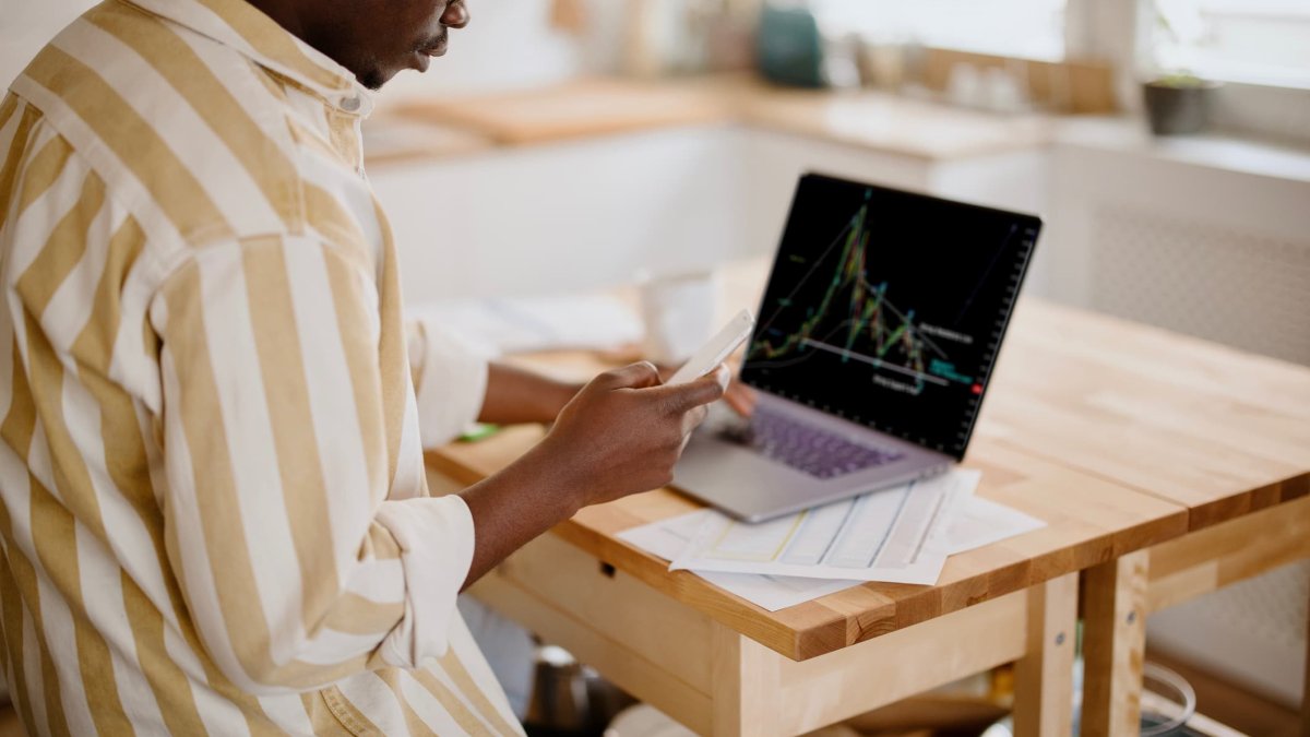 How to Invest Ahead of the Market's Next Challenges, According to a Top Financial Advisor - Vimarsana News