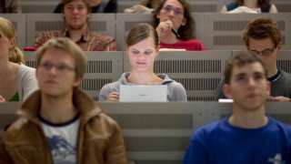 Ivy League Professor of Ultra-Popular ‘Monk Class’: These 3 Changes Can Make You More Resilient Than Most