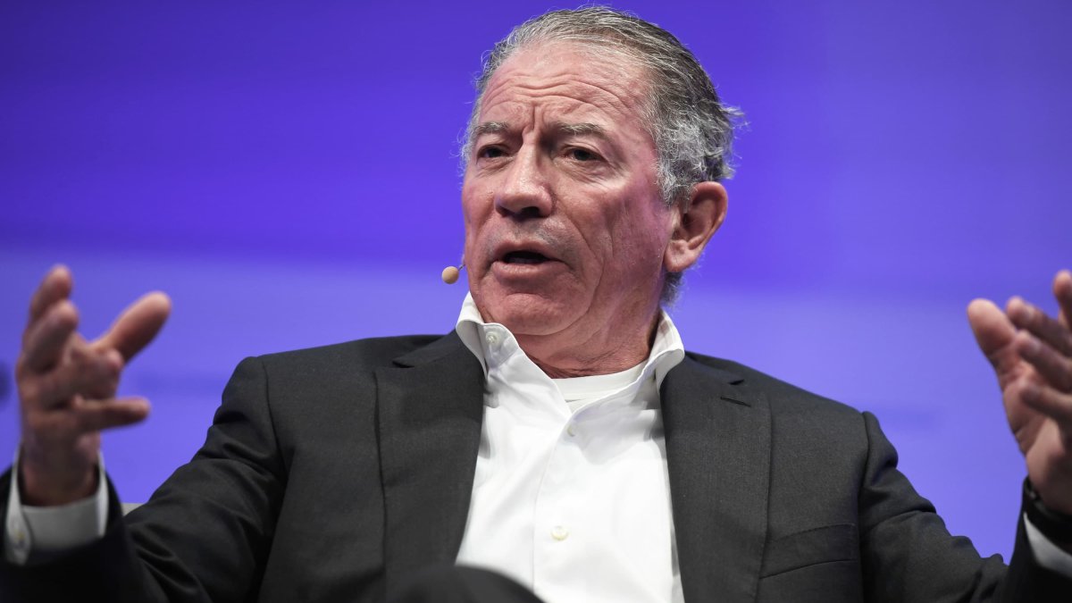 Billionaire Tom Siebel Faces Tumult at C3.ai as Investor Lawsuit, Short Sellers Question Metrics - Vimarsana News