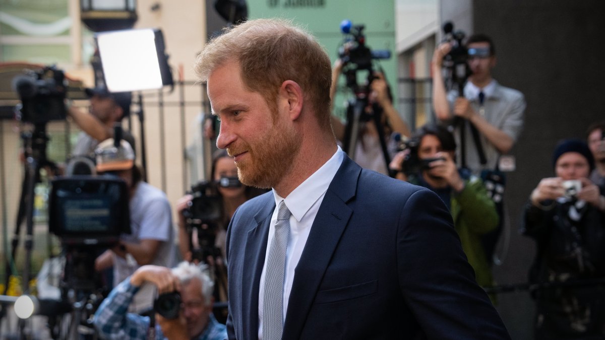 Prince Harry wins phone hacking lawsuit against British tabloid publisher – NBC 5 Dallas-Fort Worth - Vimarsana News