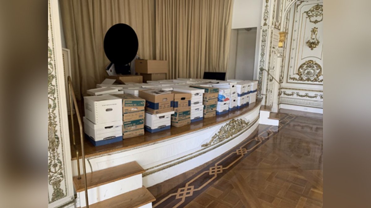 Trump Box On Rear End Pictures: Boxes of classified documents at heart of Trump’s 2nd ...
