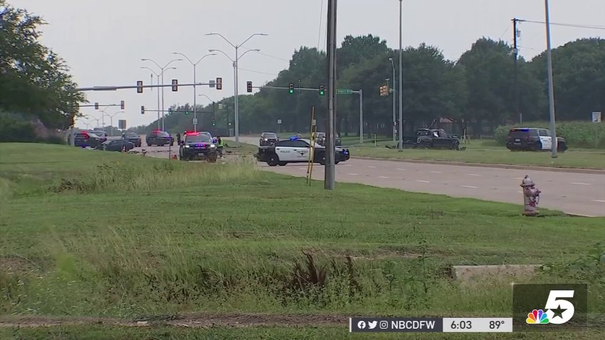 Rollover crash during police chase kills 1, ejects 3 in Fort Worth