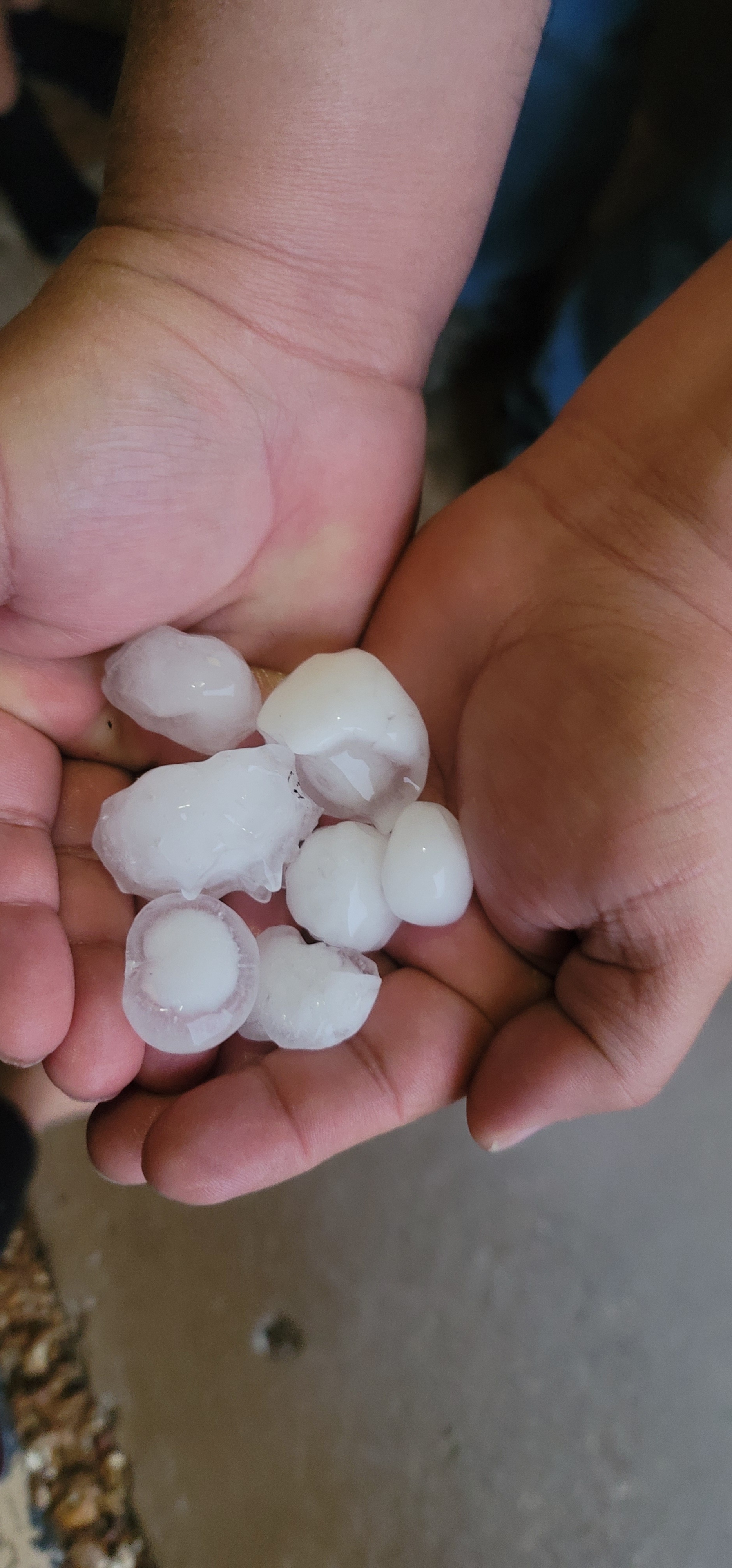 Scale of Hail. Hail in Lake Dallas