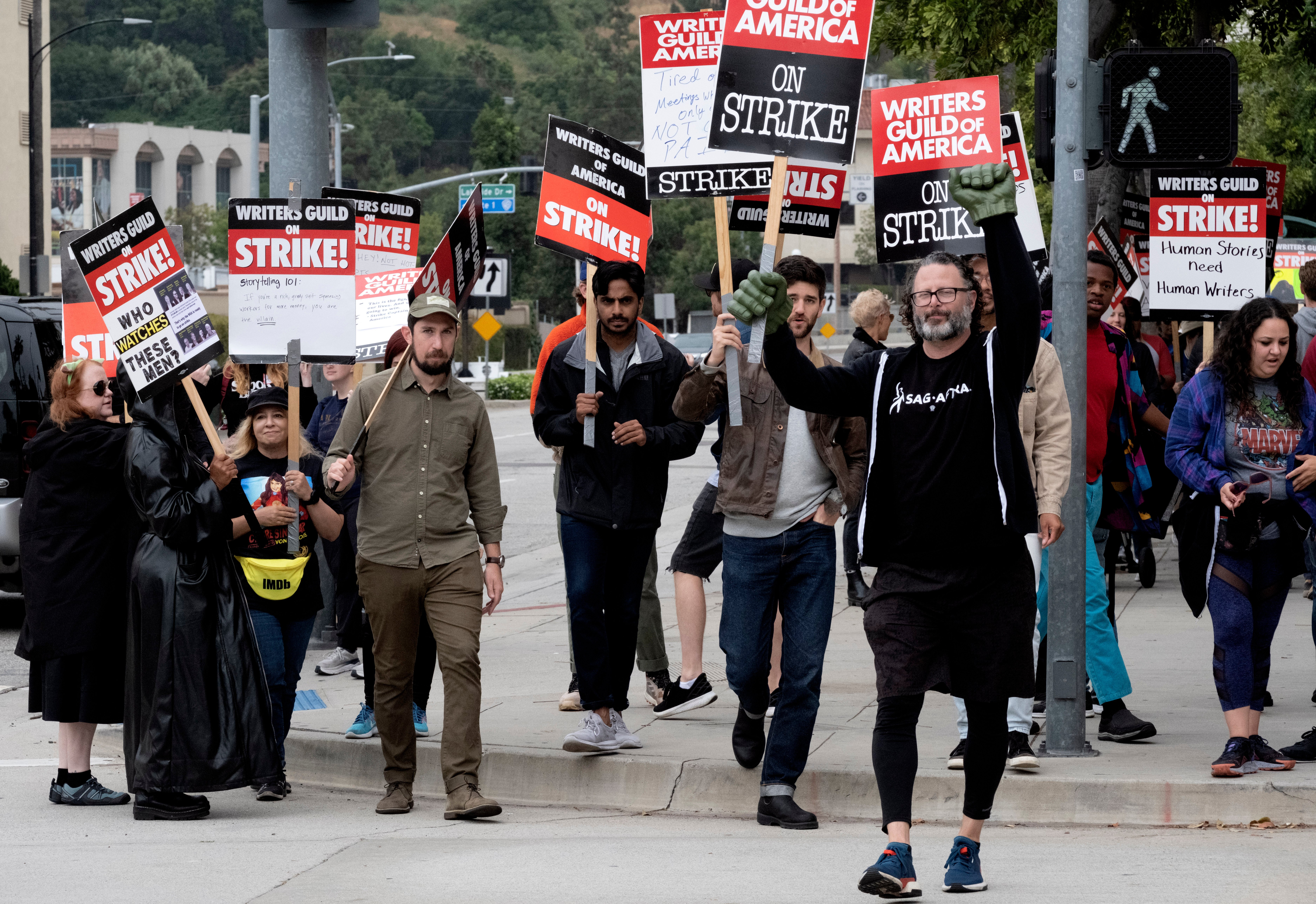 Hollywood writers strike reaches 50 days with no end in sight – NBC 5 Dallas-Fort Worth - Vimarsana News