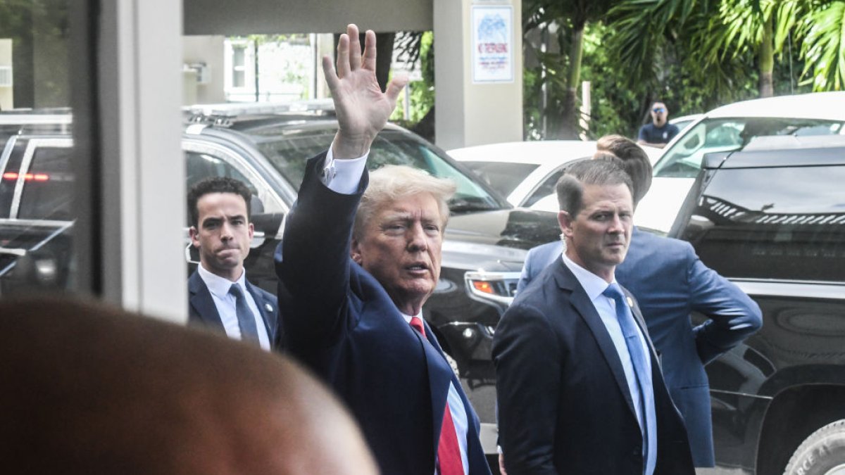 Here's what went down in Donald Trump's first appearance in federal court – NBC 5 Dallas-Fort Worth - Vimarsana News