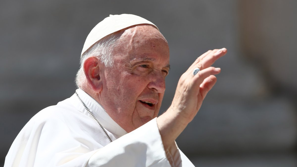 Pope says ‘backward' US conservatives have replaced faith with ideology