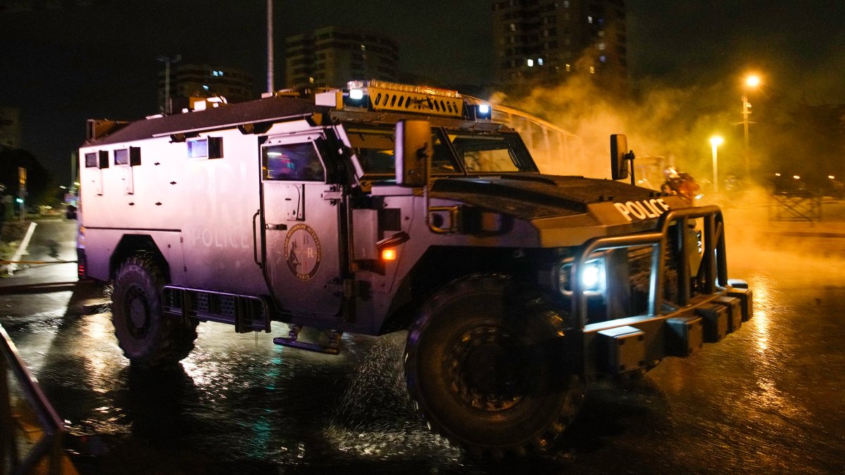 France protests: over 900 arrested as unrest spreads across cities – NBC 5 Dallas-Fort Worth - Vimarsana News