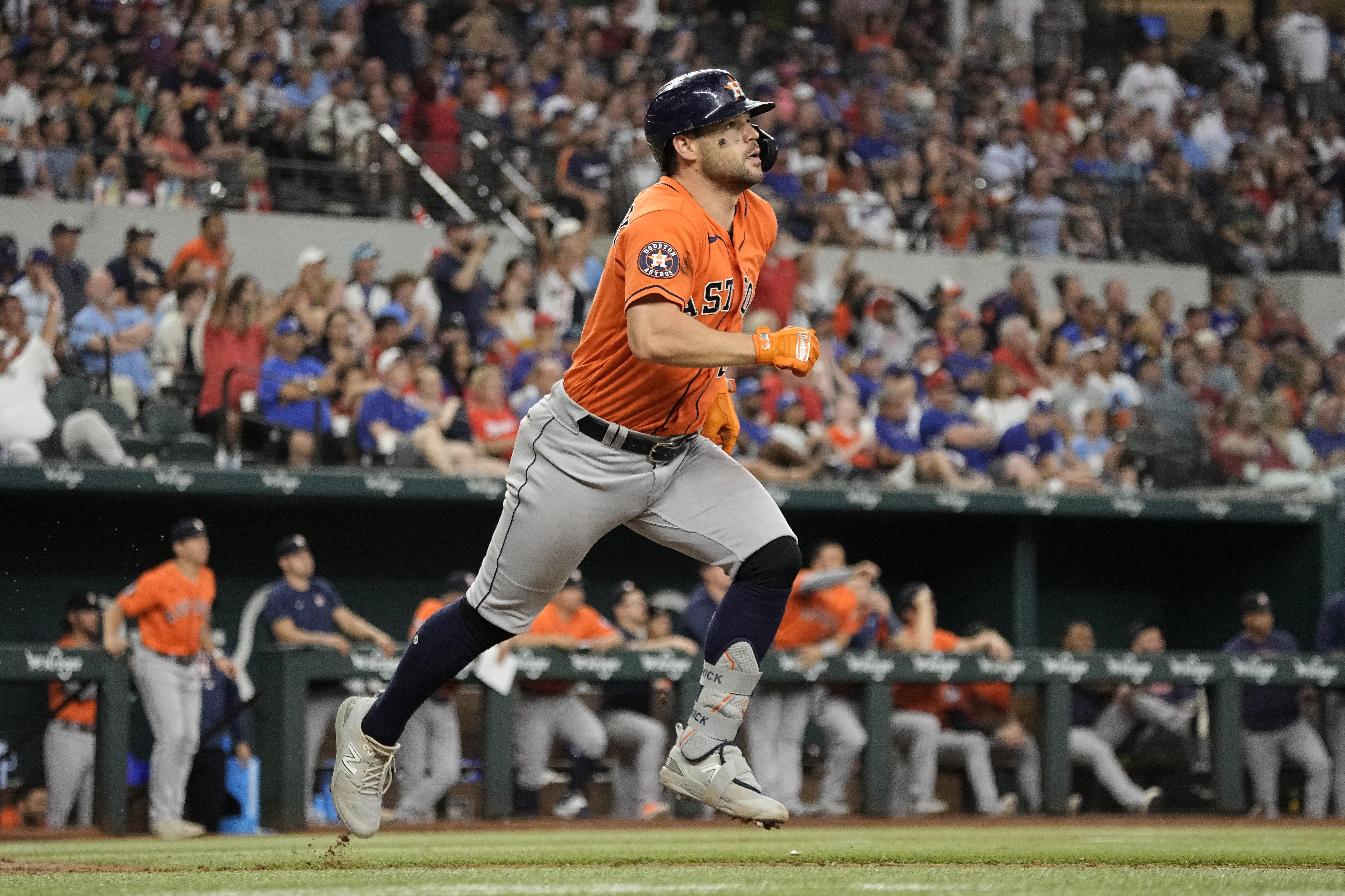 McCormick's bases-clearing triple lifts the Astros over the