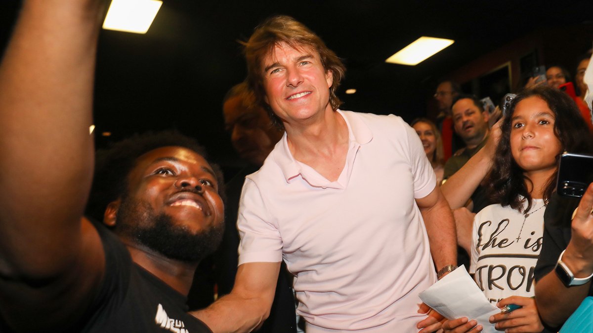 Tom Cruise surprises South Miami moviegoers at 'Mission: Impossible' screening – NBC 5 Dallas-Fort Worth - Vimarsana News