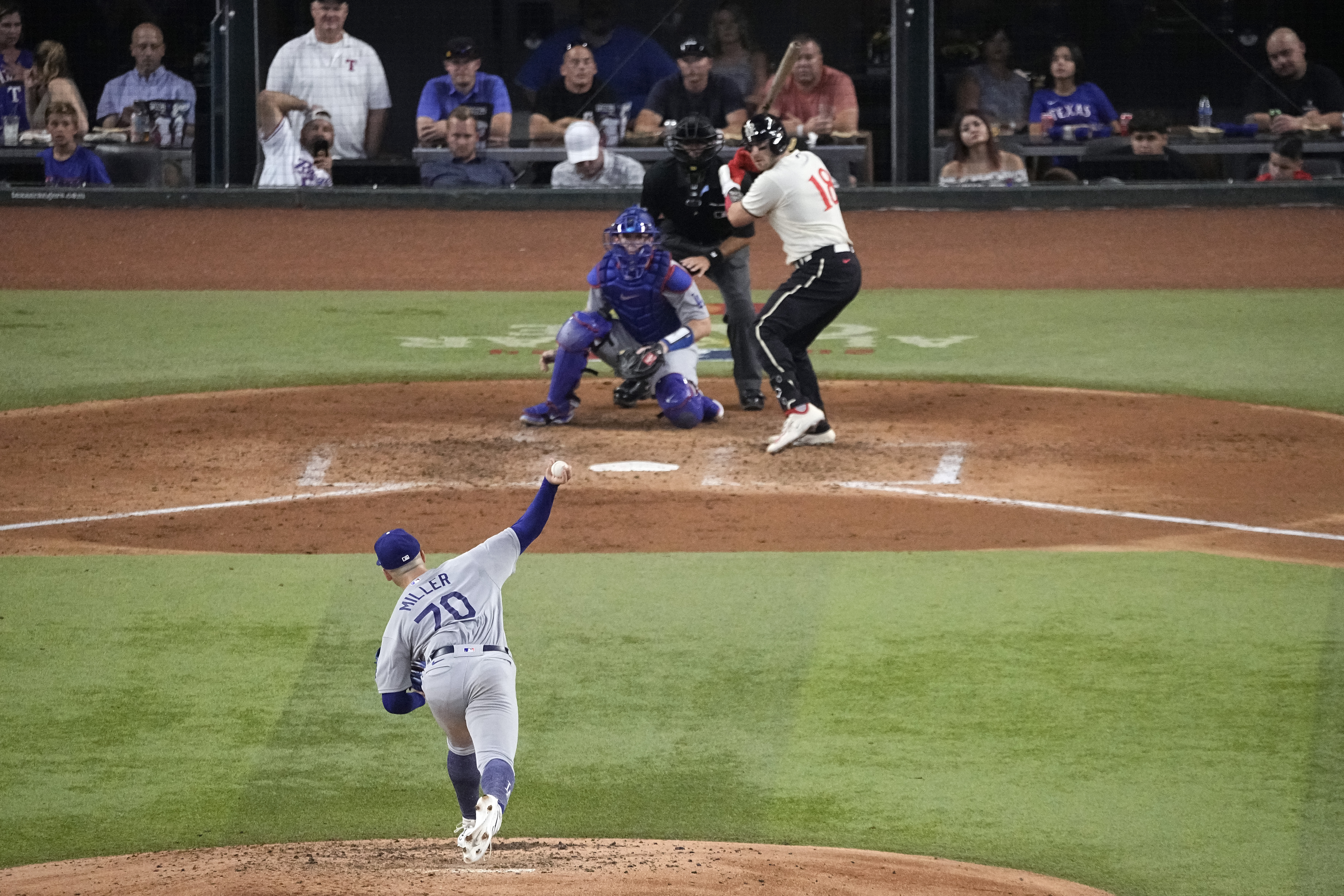 Dodgers beat Texas 11-5 in return to Globe Life Field, where they