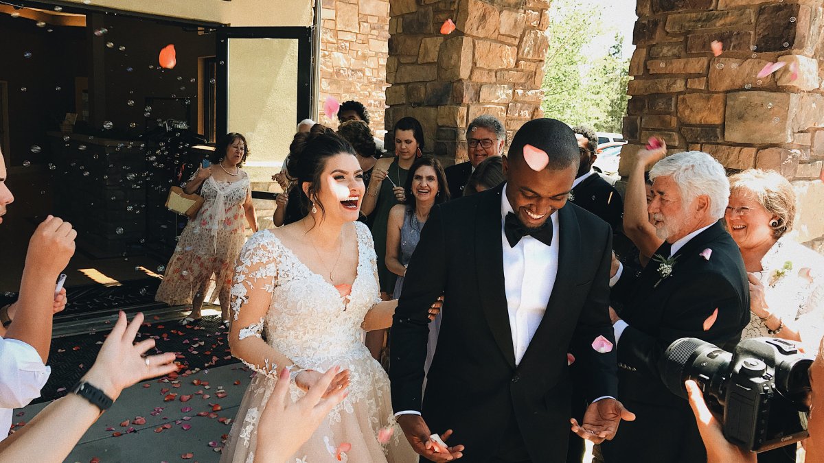 Couples leverage 'something borrowed' to cut wedding costs – NBC 5 Dallas-Fort Worth - Vimarsana News