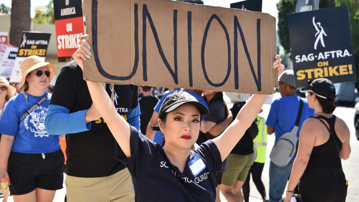 Kamala Harris touts strength of labor unions to build the middle class