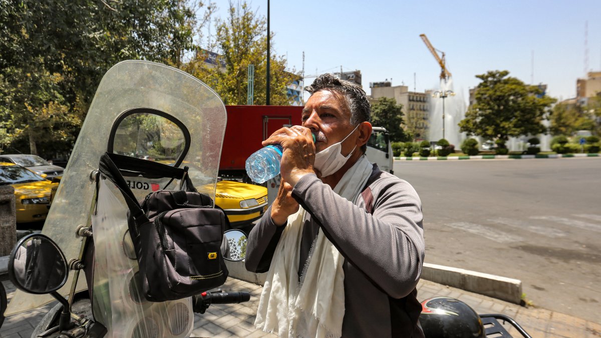 'Unprecedented heat': Iran begins two-day nationwide shutdown amid soaring temperatures – NBC 5 Dallas-Fort Worth - Vimarsana News