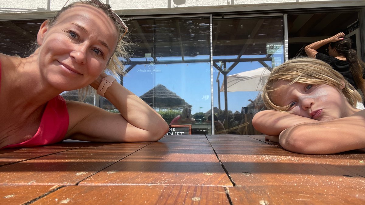 More single moms are taking long trips abroad with the kids — here's how they do it - Vimarsana News