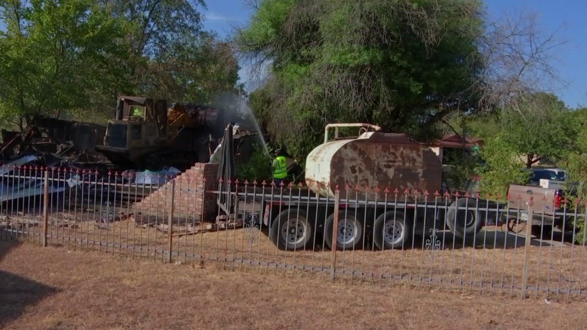 Some Dallas residents celebrate after home demolition – NBC 5 Dallas-Fort Worth - Vimarsana News