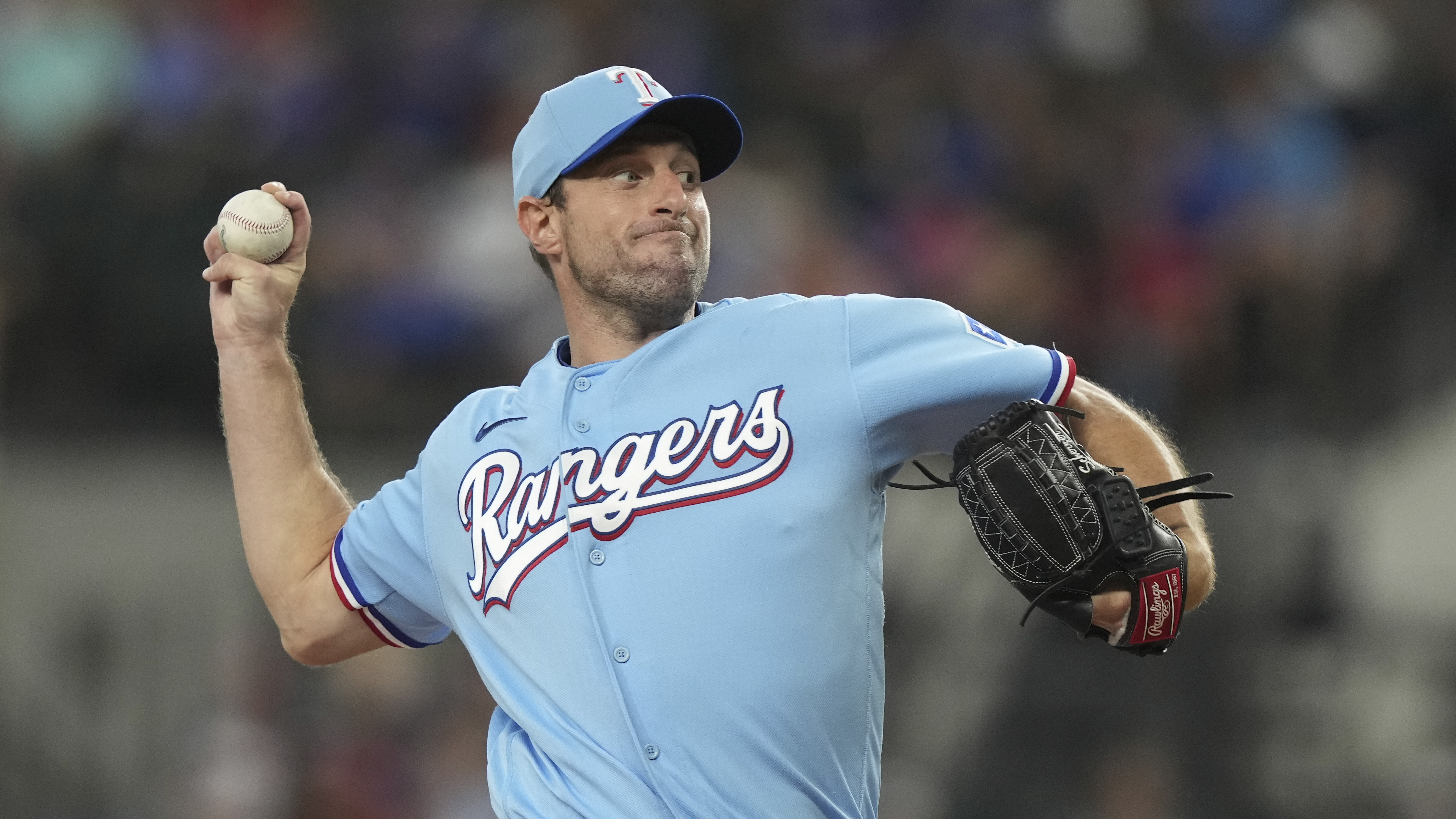 Scherzer's wife went into labor after he threw complete game