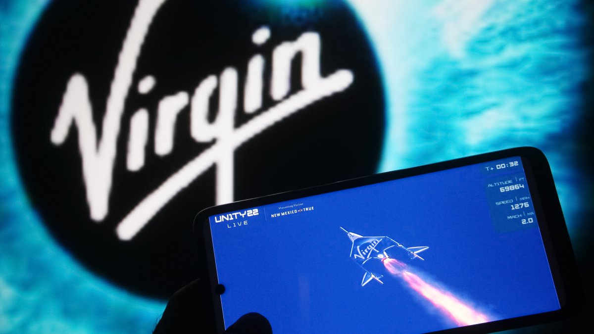 Meet the 3 civilians heading to space in Virgin Galactic's historic launch — including a mother-daughter duo