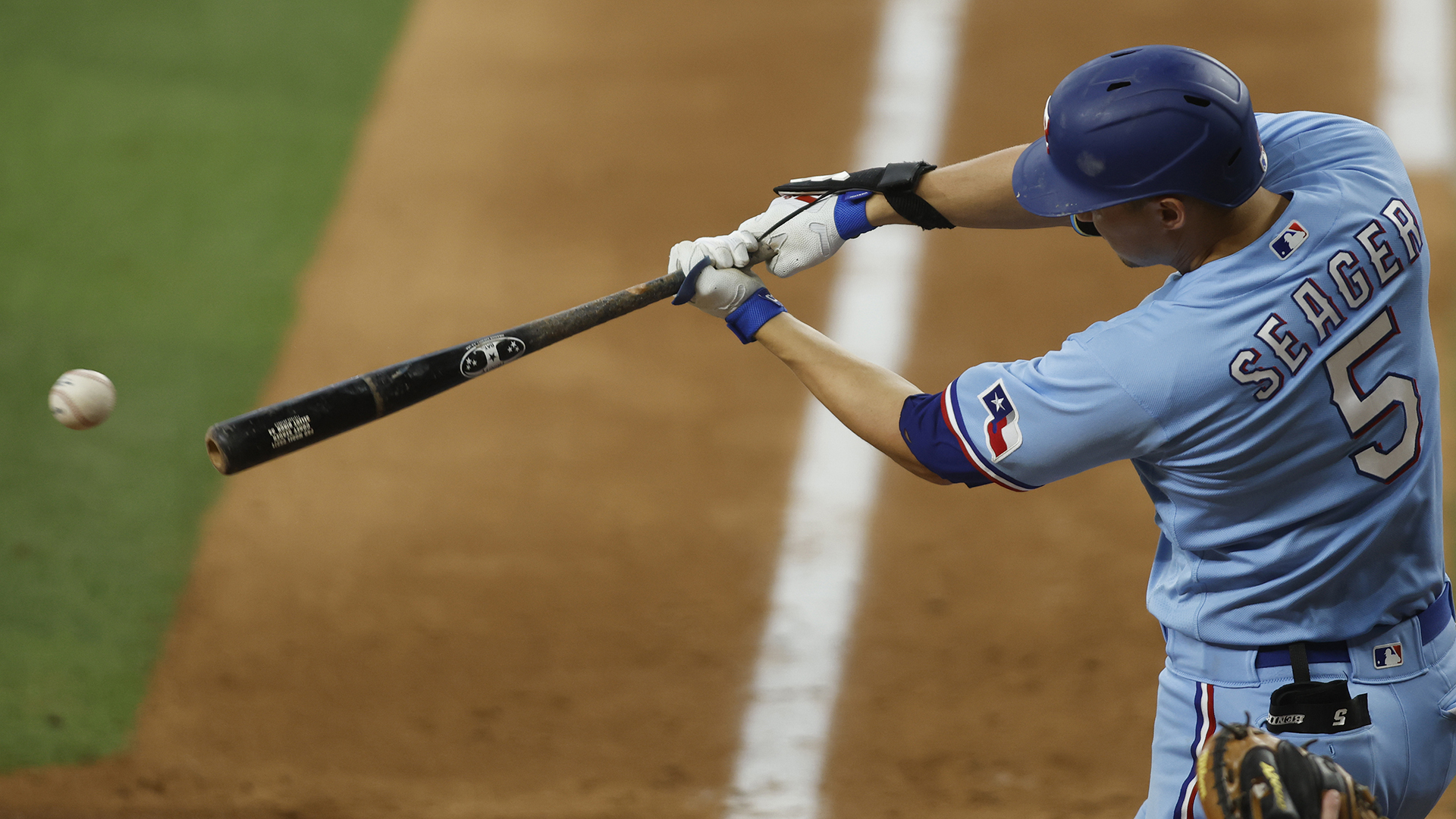 Rangers' Corey Seager back from injured list, to play vs White Sox