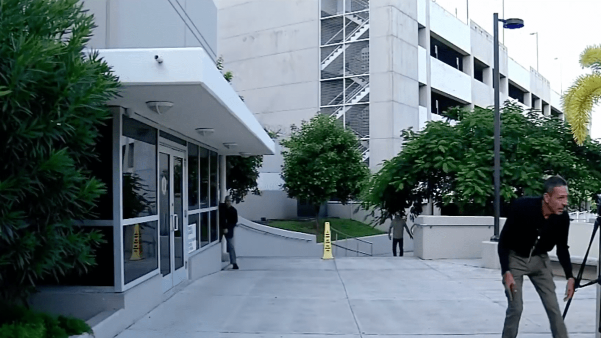 Video shows moment gunman opens fire in front of Puerto Rican courthouse, killing 2 people
